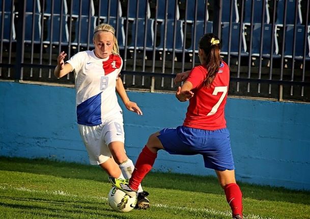 Empresária cria o projeto 'Quero Jogar Futebol Feminino